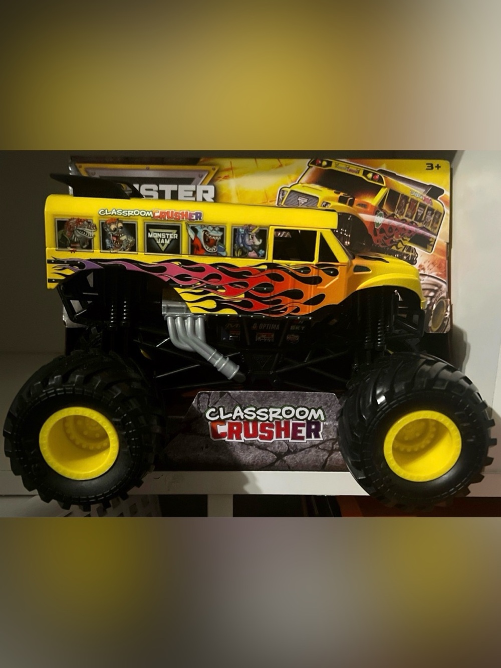 Monster Jam - Classroom Crusher 2026 Series 28 / 1:24 Scale